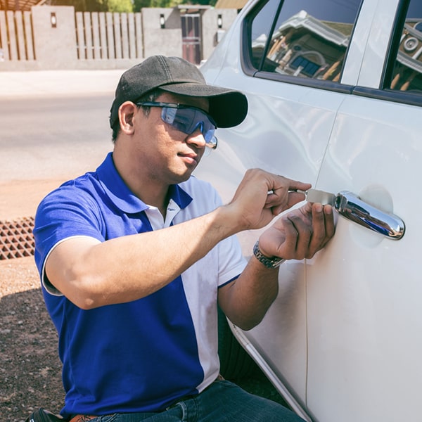 cerrajería de autos cuenta con la tecnología necesaria para realizar duplicados de llaves con chip para cualquier tipo de vehículo